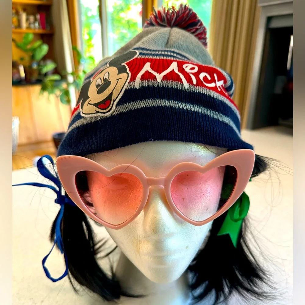 Women’s Pink Heart Sunglasses! Cute! Wedding, Bachelorette Party, Valentines!